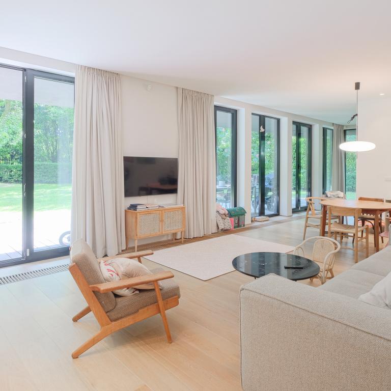 Uccle, Parc Hamoir,  appartement  de 165 m² avec jardin 