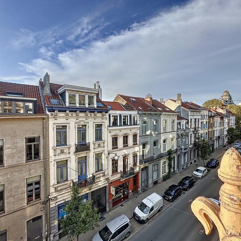 Monnaies : Appartement de caractère dans un immeuble HORTA