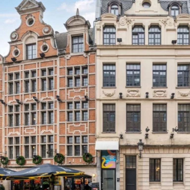 Grand place de Bruxelles: hôtel complètement rénové haut de gamme fonctionnel 