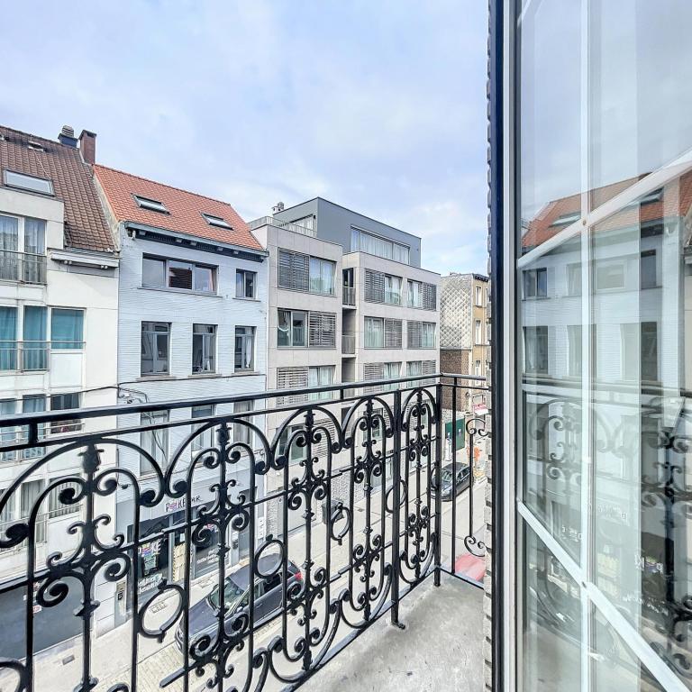 Quartier Européen : Bel appartement rénové + balcon