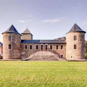 Château du XIII, au coeur d'un vaste domaine de ± 15 ha