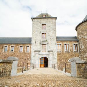 Château du XIII, au coeur d'un vaste domaine de ± 15 ha