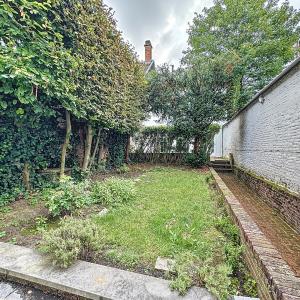 Quartier Royal - Bureau sur 2 étages avec terrasse et jardin