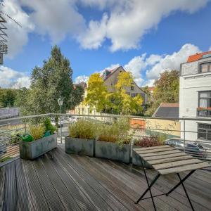 SOUS OFFRE 8 Uccle/maison communale: Beau duplex. 3 chambres, 2 terrasses