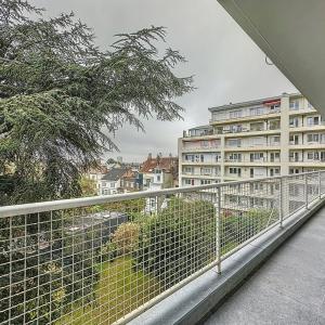 Churchill/Cavell : Superbe appartement de 3 ch + terrasse 