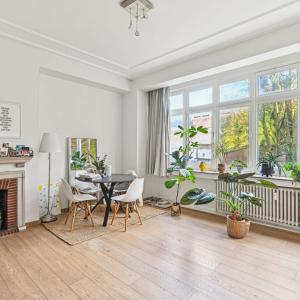 Châtelain/ Louise: bel appartement/ studio  + jardin commun