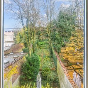 Châtelain/ Louise: bel appartement/ studio  + jardin commun