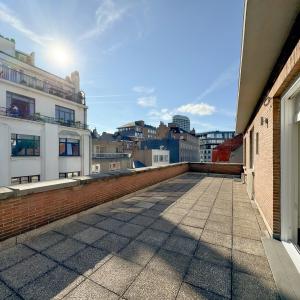 Louise: Magnifique penthouse 2 chambres et terrasses