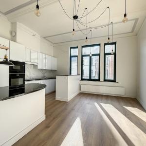 Sablon : Sublime appartement triplex penthouse remis à neuf