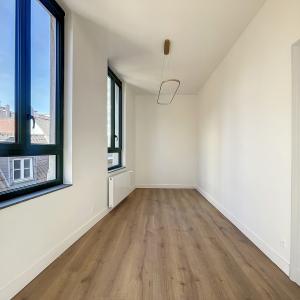 Sablon : Sublime appartement triplex penthouse remis à neuf