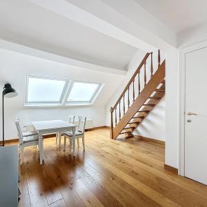 Quartier Sablon : Superbe duplex 1 chambre meublé