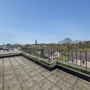 Uccle/Drogenbos : Beau duplex penthouse avec grande terrasse