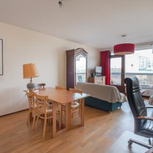 SOUS OFFRE Place Jourdan: superbe appartement 2ch + 2 terr parking