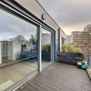 Wolvendael : Sublime duplex penthouse + terrasse SO