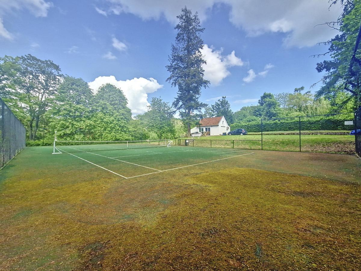 En bordure de la vallée des artistes, terrain  de 1940m²