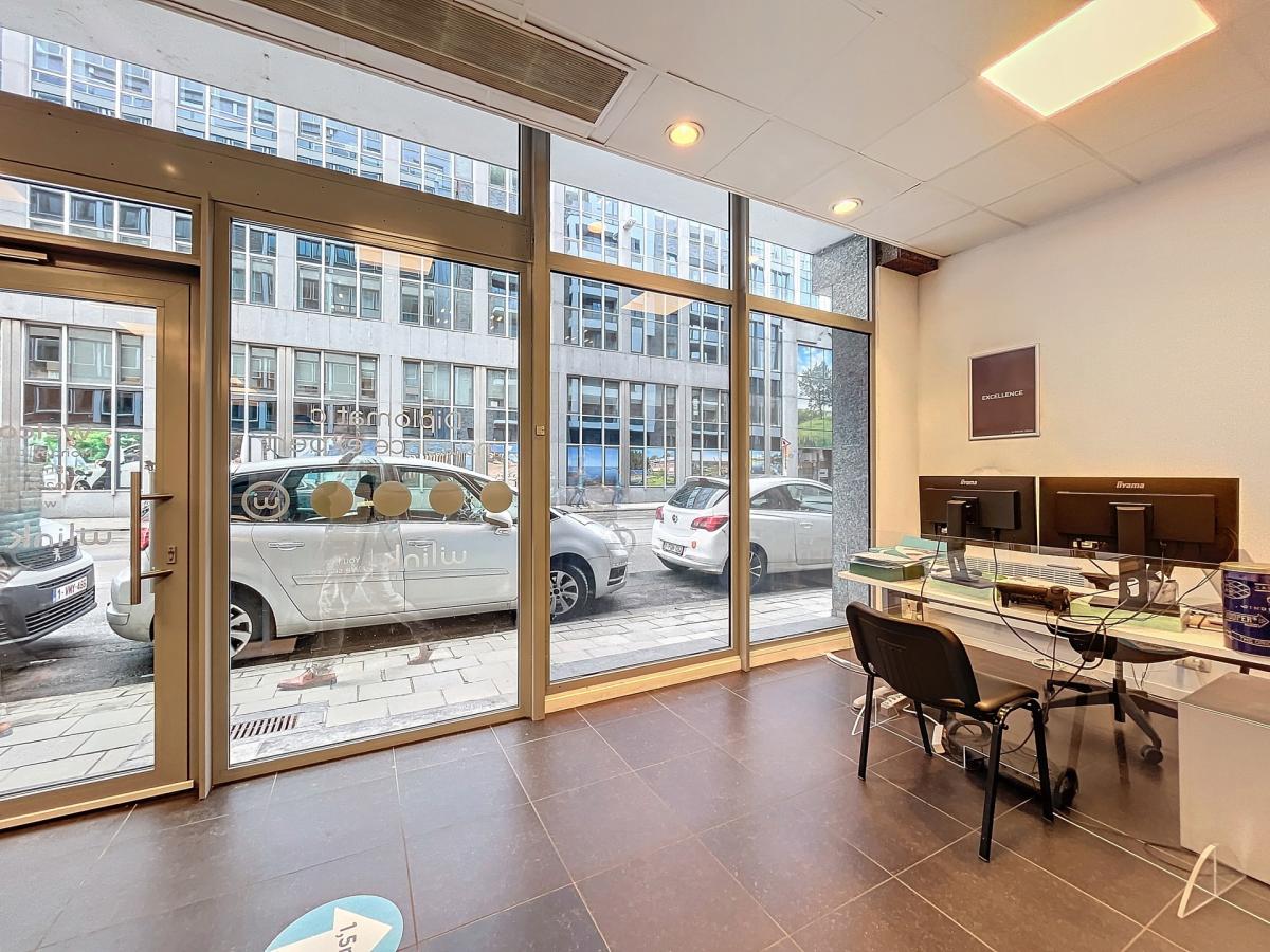 Quartier européen - Rez-de-chaussée commercial/horeca ±400m²