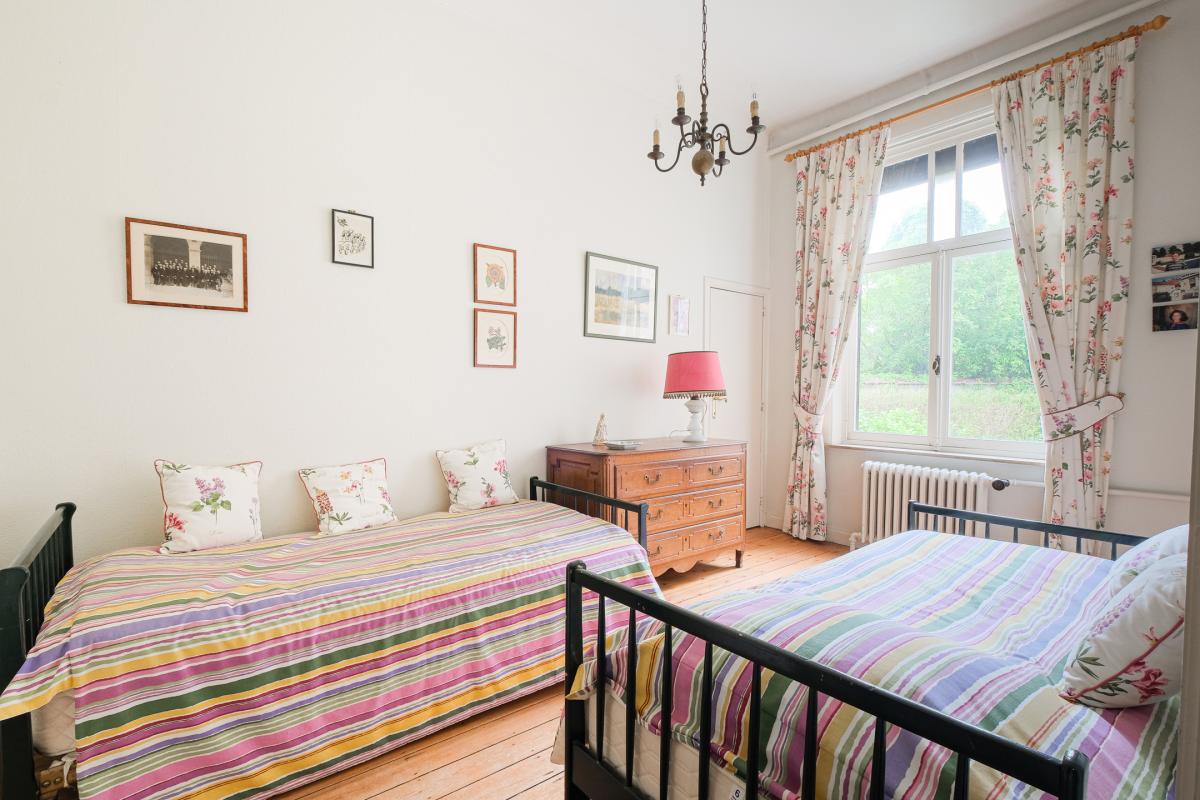 SOUS OFFRE! Pl. Brugmann: Bel appartement à rénover 2 chambres + jardin