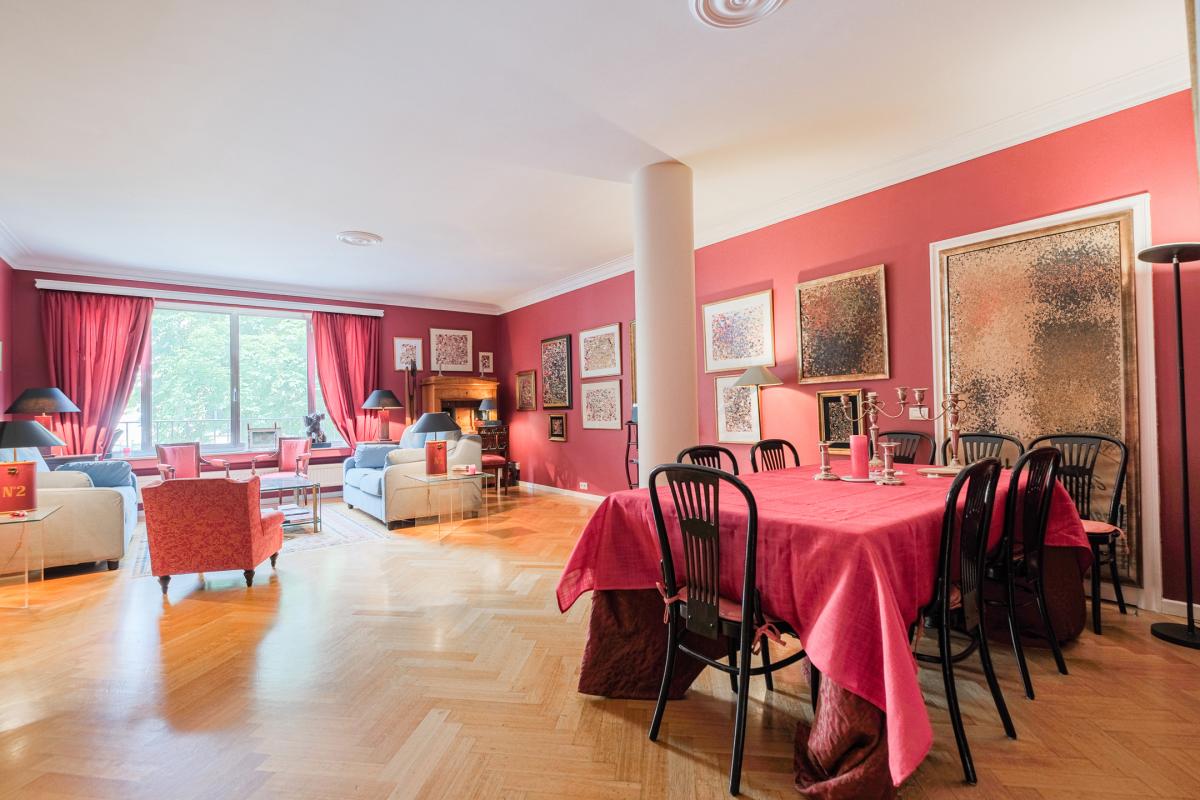 Churchill : Bel appartement 2 chambres + terrasse et parking