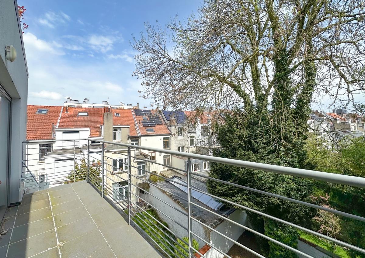 Place Brugmann - Chatelain, appartement 3 chbr - terrasse