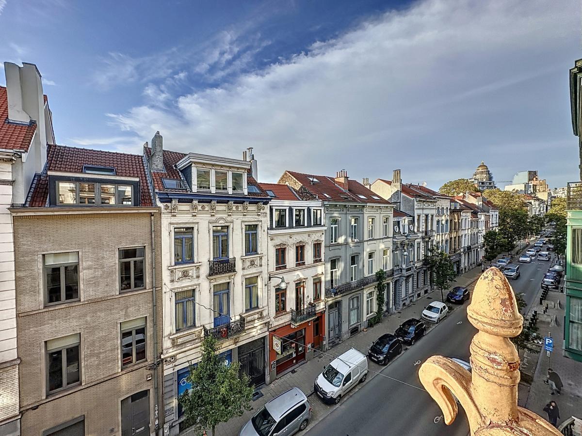 Monnaies : Appartement de caractère dans un immeuble HORTA