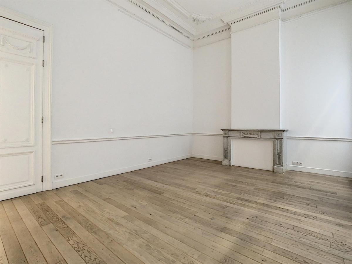 Chaussée d'Ixelles : Sublime appartement remis à neuf