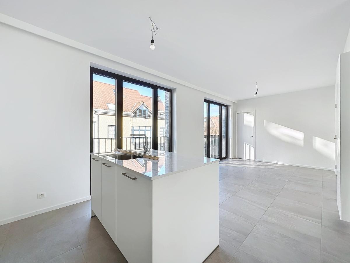 VDK Housing : Sublime  penthouse neuf 2 CH. + terrasses