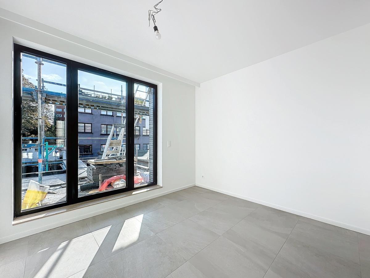 VDK Housing : Sublime  penthouse neuf 2 CH. + terrasses