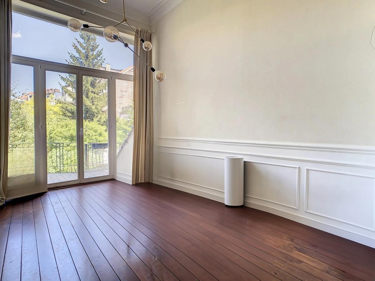 Châtelain/Washington : Magnifique duplex RDC avec jardin