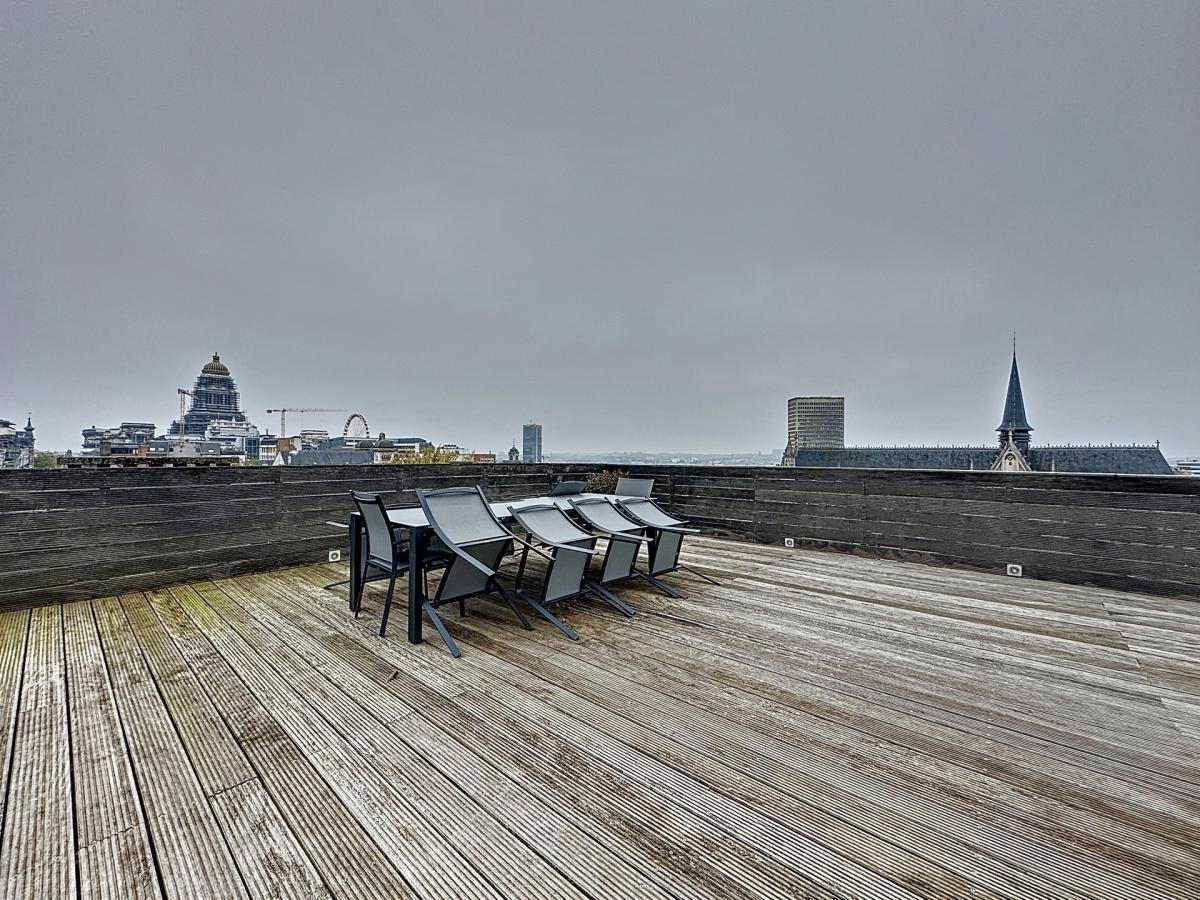 Petit Sablon : Charmant appartement meublé de 2 CH. + balcon