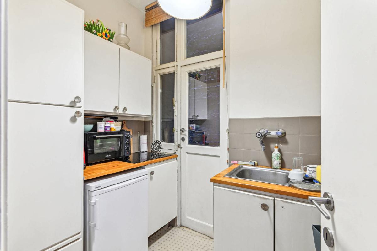 Châtelain/ Louise: bel appartement/ studio  + jardin commun