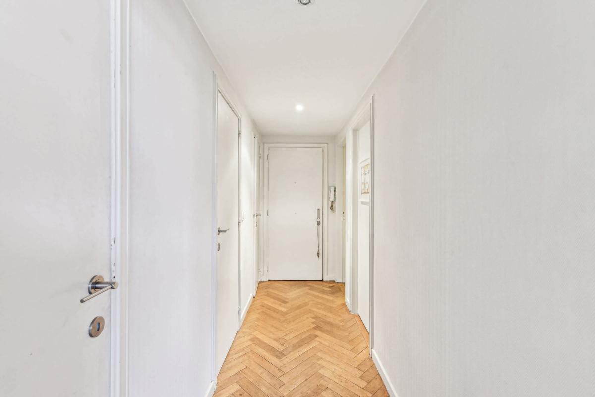 Châtelain/ Louise: bel appartement/ studio  + jardin commun