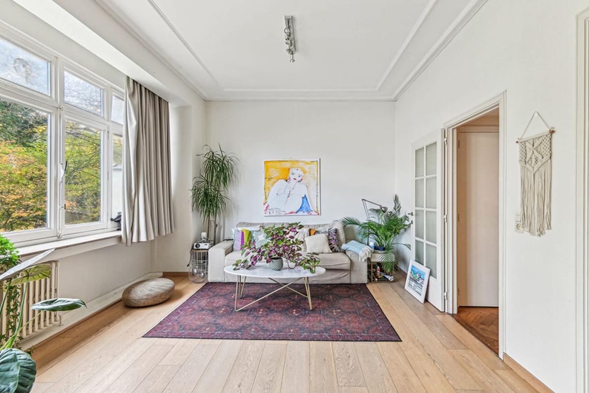 Châtelain/ Louise: bel appartement/ studio  + jardin commun