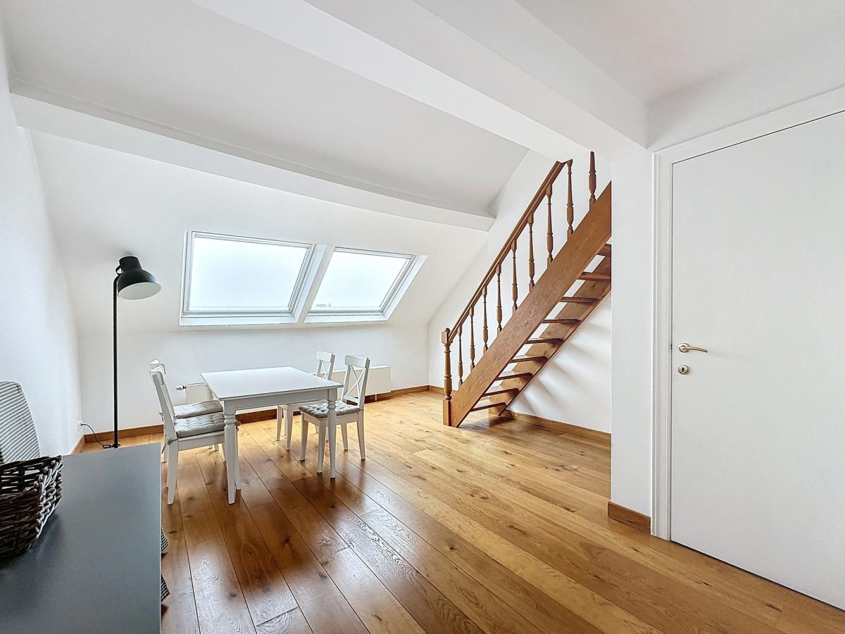 Quartier Sablon : Superbe duplex 1 chambre meublé