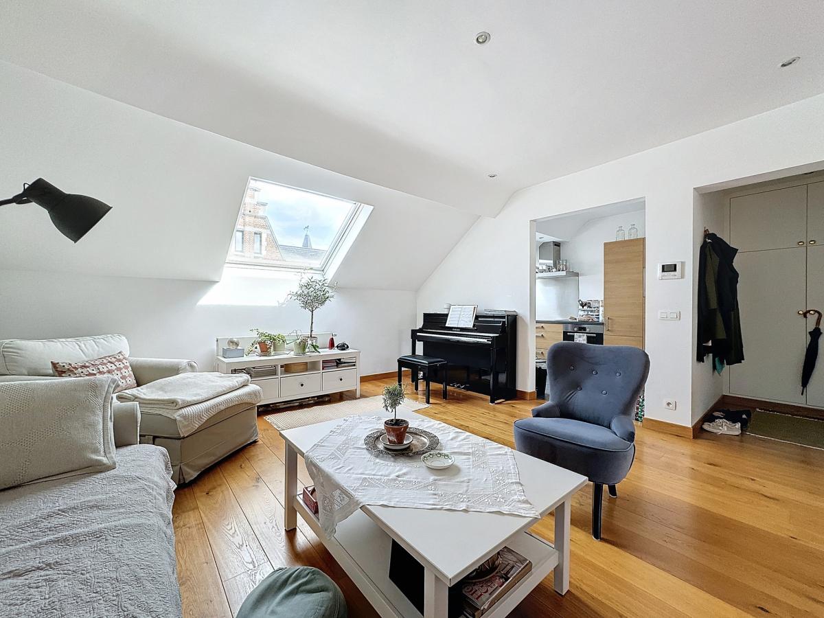 Quartier Sablon : Superbe duplex 1 chambre meublé