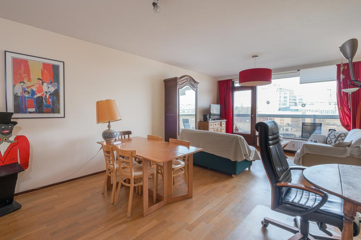 SOUS OFFRE Place Jourdan: superbe appartement 2ch + 2 terr parking