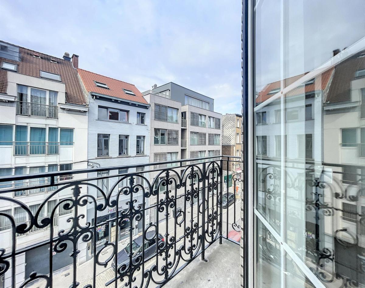 Quartier Européen : Bel appartement rénové + balcon