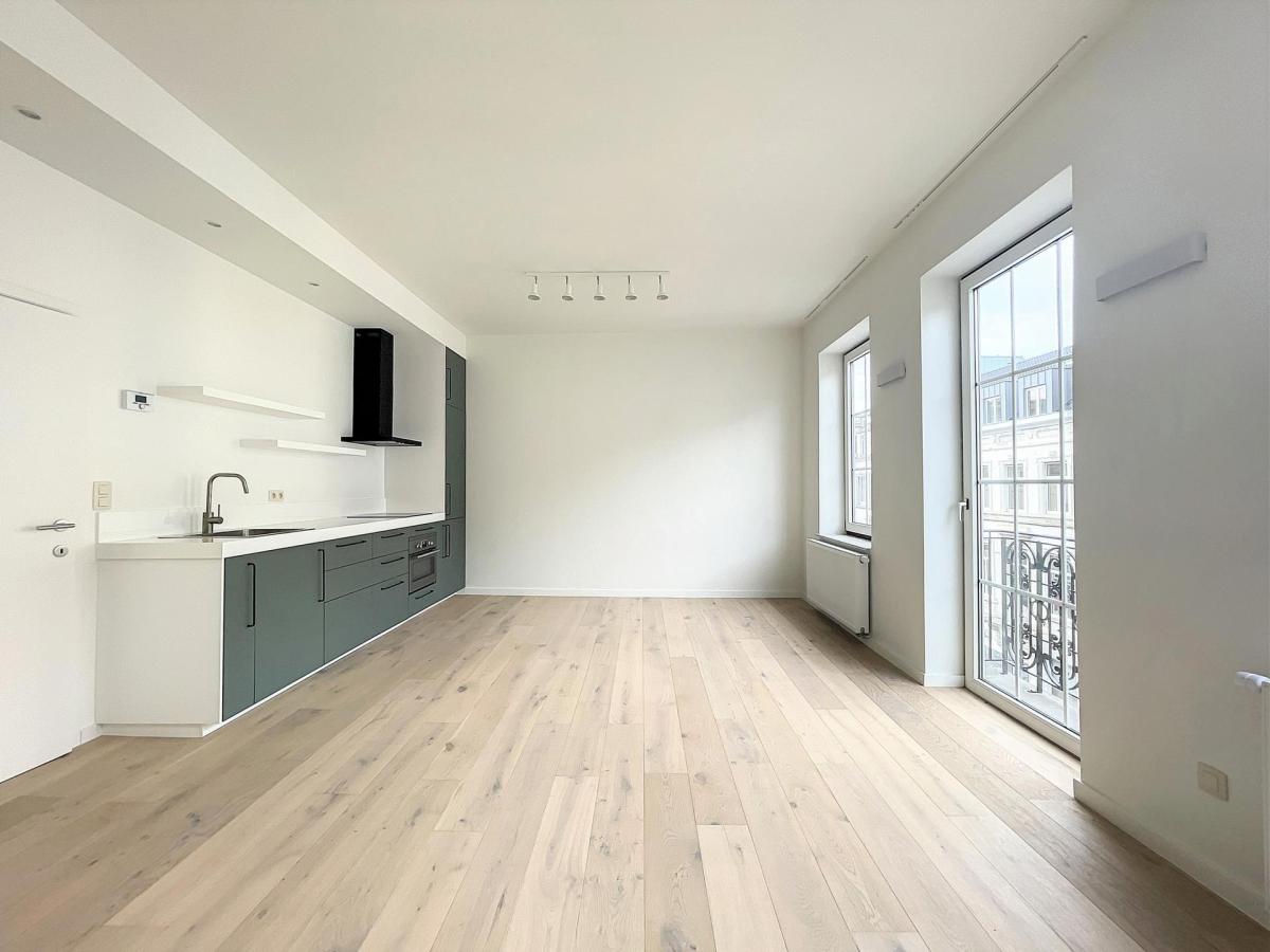 Quartier Européen : Bel appartement rénové + balcon