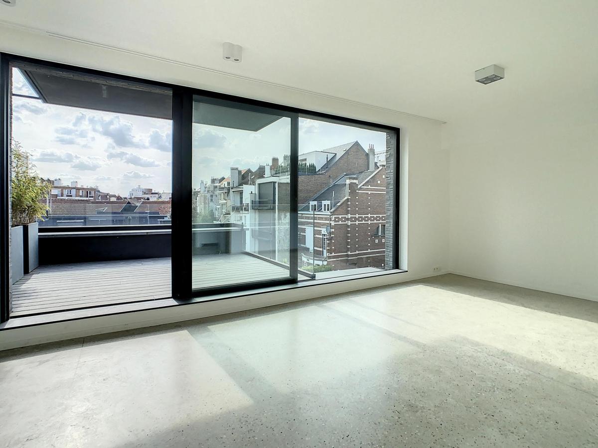 Vleurgat : Bel appartement + balcon. PEB A++