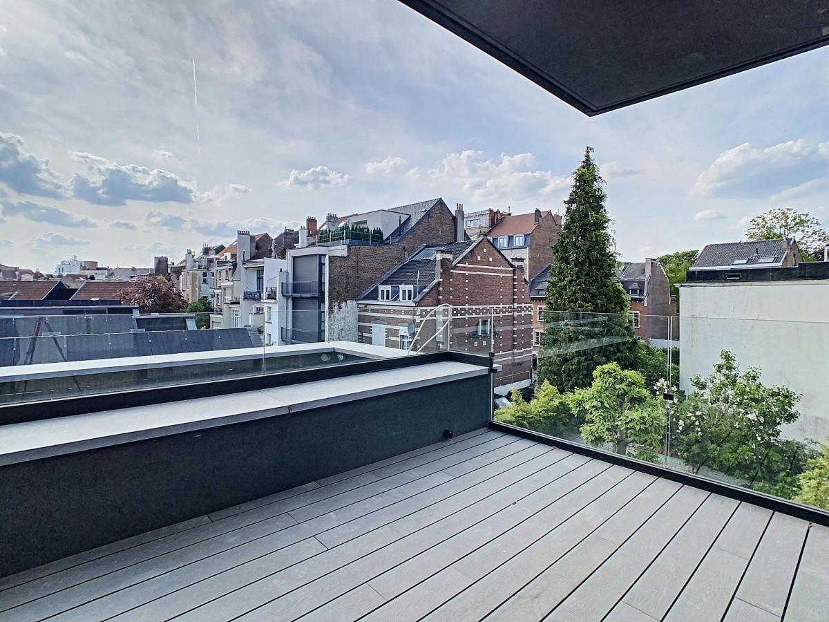 Vleurgat : Bel appartement + balcon. PEB A++