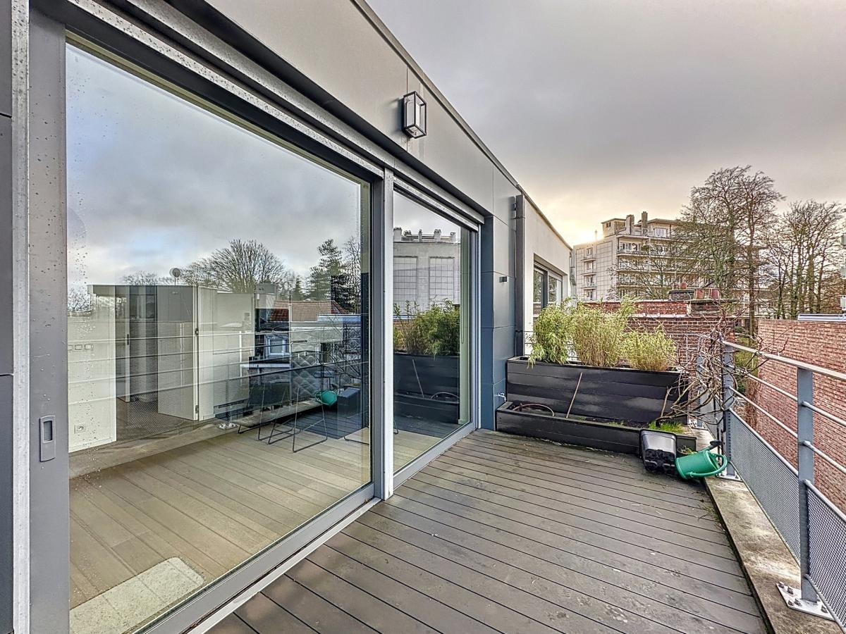 Wolvendael : Sublime duplex penthouse + terrasse SO