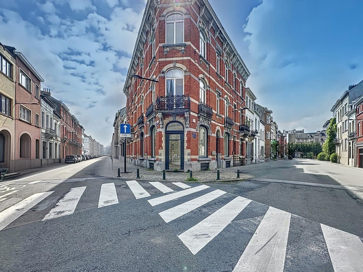 Flagey/Etangs d'Ixelles : Super commerce + belle visibilité