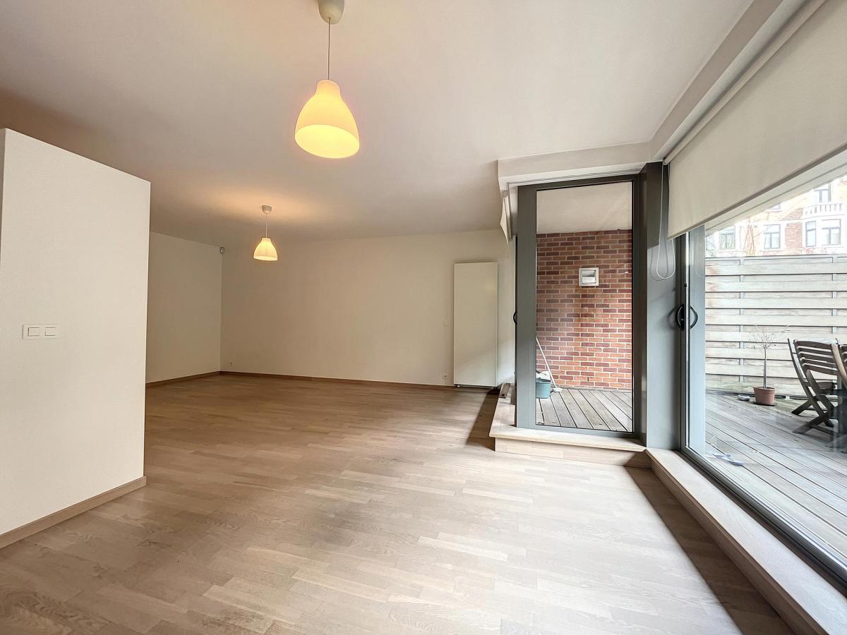 Arsenal/VUB : Bel appartement 2 chambres + terrasse 